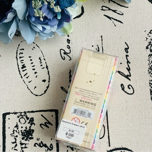 🏷️ 4/$25 NWT Set of 6 Vanilla Scented Macarons Erasers - Picture 7 of 7